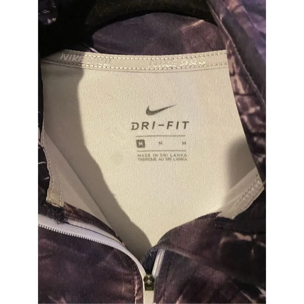Nike Dri fit women’s purple pattern, zip mock neck, active wear top S/medium